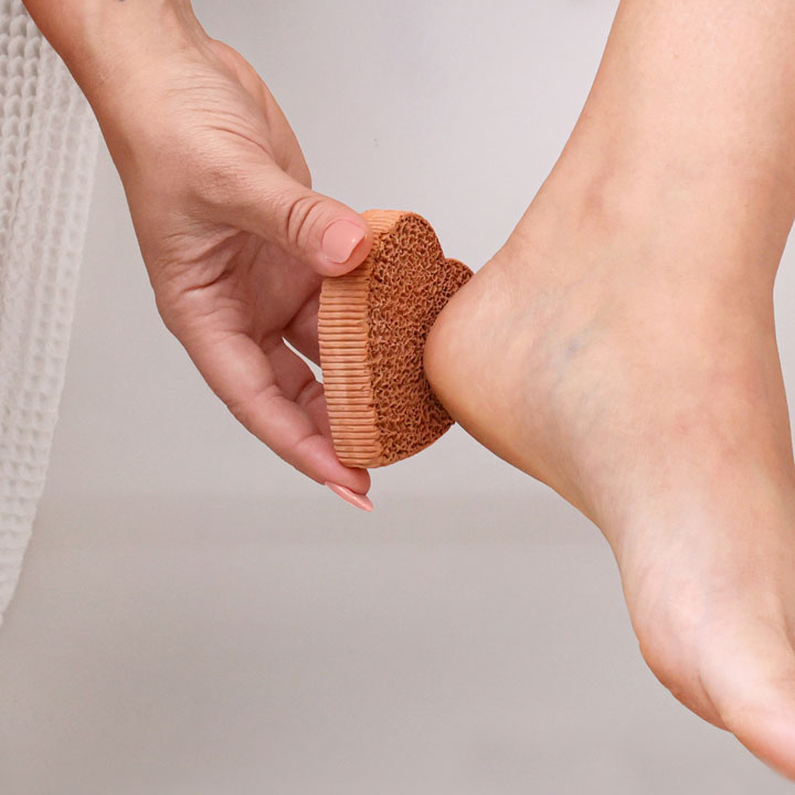 Get fast results with this cute heart shaped foot scrubber - helps remove dry, thick skin.