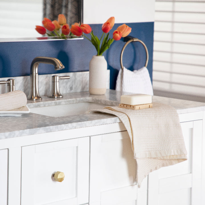 Classic Style waffle hand towel in cream
