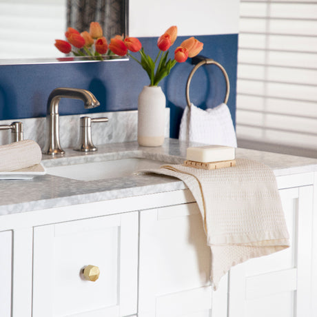 Classic Style waffle hand towel in cream