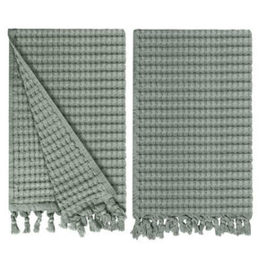 Set of 2 Hand Towels for bathroom with tassel ends.