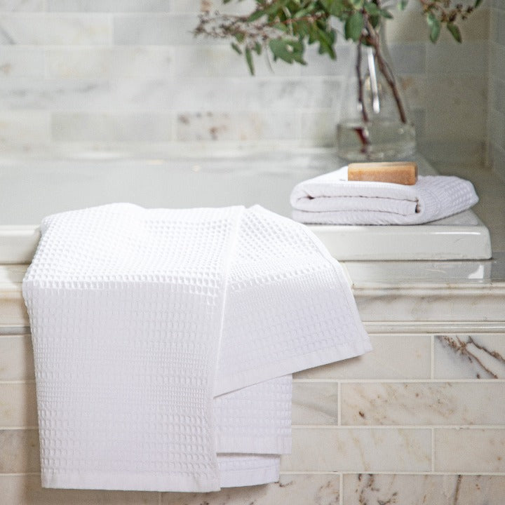 White Bath Towel Set of 2, Classic Style